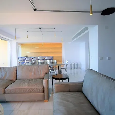 Luxury Sea Front Three Bedroom Apartment *