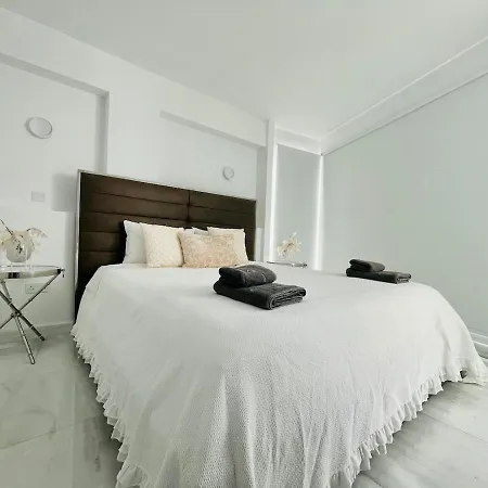Apartament Luxury Sea Front Three Bedroom Apartment Limassol