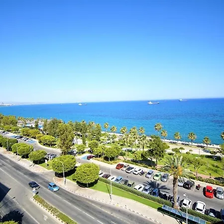 Luxury Sea Front Three Bedroom Apartment Lejlighed *